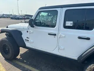 Jeep Wrangler Unlimited 2018 4x4 Rubicon 4 puertas SUV (liberación a mitad de año)