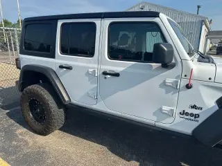 Jeep Wrangler Unlimited 2018 4x4 Rubicon 4 puertas SUV (liberación a mitad de año)