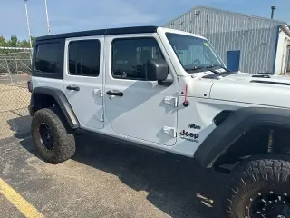 Jeep Wrangler Unlimited 2018 4x4 Rubicon 4 puertas SUV (liberación a mitad de año)