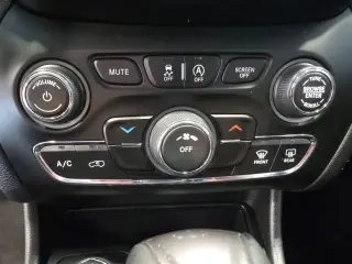 Jeep Cherokee 2021 4x4 Latitude Lux 4 puertas SUV