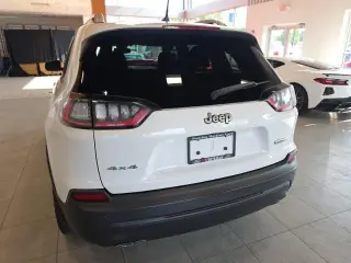 Jeep Cherokee 2021 4x4 Latitude Lux 4 puertas SUV