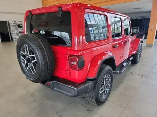 Jeep Wrangler 2024 4x4 Sahara 4 puertas SUV