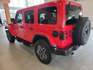 Jeep Wrangler 2024 4x4 Sahara 4 puertas SUV