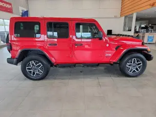 Jeep Wrangler 2024 4x4 Sahara 4 puertas SUV