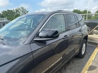 Jeep Grand Cherokee 2023 4x4 Laredo 4 puertas SUV