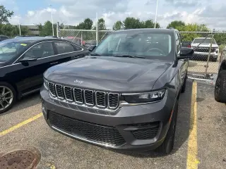 Jeep Grand Cherokee 2023 4x4 Laredo 4 puertas SUV