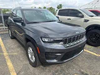 Jeep Grand Cherokee 2023 4x4 Laredo 4 puertas SUV