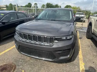 Jeep Grand Cherokee 2023 4x4 Laredo 4 puertas SUV