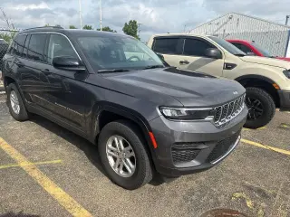 Jeep Grand Cherokee 2023 4x4 Laredo 4 puertas SUV