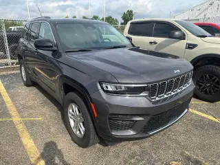 Jeep Grand Cherokee 2023 4x4 Laredo 4 puertas SUV