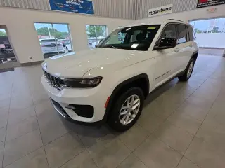 Jeep Grand Cherokee 2023 4x4 Laredo 4 puertas SUV