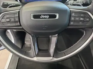 Jeep Grand Cherokee 2023 4x4 Laredo 4 puertas SUV