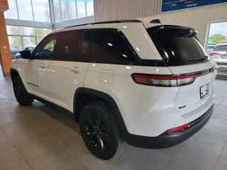 Jeep Grand Cherokee 2023 4x4 Laredo X 4 puertas SUV