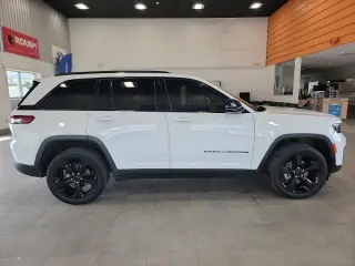 Jeep Grand Cherokee 2023 4x4 Laredo X 4 puertas SUV