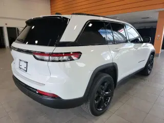 Jeep Grand Cherokee 2023 4x4 Laredo X 4 puertas SUV