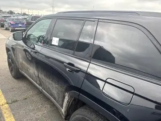 Jeep Grand Cherokee 2024 4x4 Laredo 4 puertas SUV