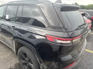 Jeep Grand Cherokee 2024 4x4 Laredo 4 puertas SUV
