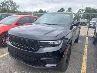 Jeep Grand Cherokee 2024 4x4 Laredo 4 puertas SUV