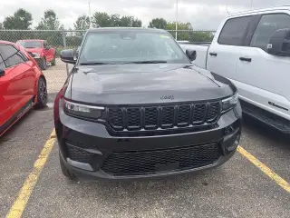 Jeep Grand Cherokee 2024 4x4 Laredo 4 puertas SUV