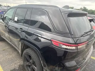 Jeep Grand Cherokee 2024 4x4 Laredo 4 puertas SUV