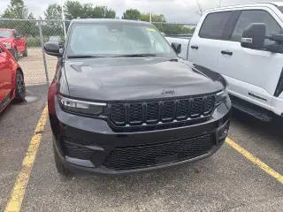 Jeep Grand Cherokee 2024 4x4 Laredo 4 puertas SUV