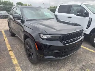 Jeep Grand Cherokee 2024 4x4 Laredo 4 puertas SUV