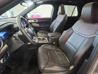 Ford Explorer 2023 AWD Platinum 4 puertas SUV