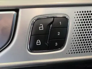 Ford Explorer 2023 AWD Platinum 4 puertas SUV