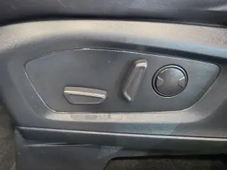 Ford Explorer 2023 AWD Platinum 4 puertas SUV