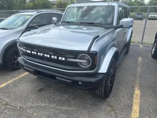 Ford Bronco 2024 4x4 Outer Banks 4 puertas SUV