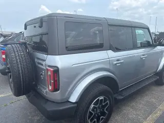 Ford Bronco 2024 4x4 Outer Banks 4 puertas SUV