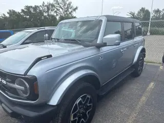 Ford Bronco 2024 4x4 Outer Banks 4 puertas SUV