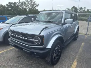 Ford Bronco 2024 4x4 Outer Banks 4 puertas SUV