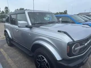 Ford Bronco 2024 4x4 Outer Banks 4 puertas SUV
