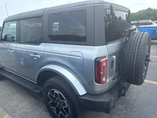 Ford Bronco 2024 4x4 Outer Banks 4 puertas SUV