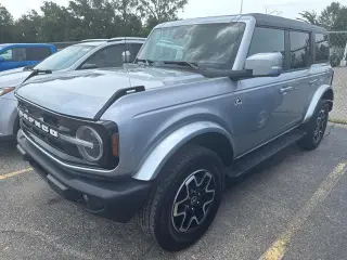 Ford Bronco 2024 4x4 Outer Banks 4 puertas SUV