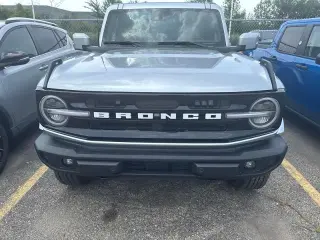 Ford Bronco 2024 4x4 Outer Banks 4 puertas SUV