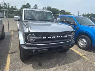 Ford Bronco 2024 4x4 Outer Banks 4 puertas SUV