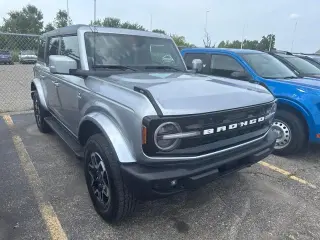 Ford Bronco 2024 4x4 Outer Banks 4 puertas SUV