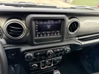 Jeep Wrangler Unlimited 2019 4x4 Sahara 4 puertas SUV