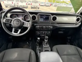Jeep Wrangler Unlimited 2019 4x4 Sahara 4 puertas SUV