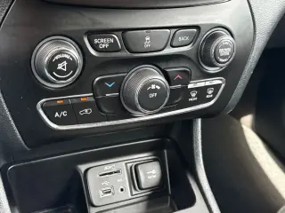 Jeep Cherokee 2016 Latitude 4 puertas SUV