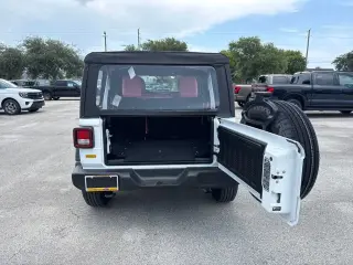 Jeep Wrangler 2026 4x4 Sport 4 puertas SUV