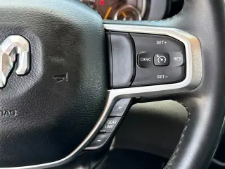 Ram 1500 2019 4x2 Big Horn 4 puertas Cabina Crew 5.6 pies SB Pickup