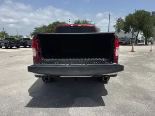 Ram 1500 2019 4x2 Big Horn 4 puertas Cabina Crew 5.6 pies SB Pickup