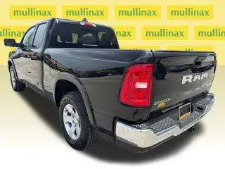 Ram 1500 2025 4x4 Big Horn 4 puertas Quad Cab 6.4 pies. Pickup SB
