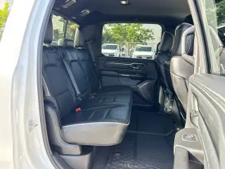 Ram 1500 2022 4x4 Limited 4 puertas Cabina Crew 5.6 pies. Caja corta Pickup
