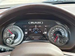 Ram 1500 2019 4x4 Laramie Longhorn 4 puertas Cabina Crew 5.6 pies. Caja corta Pickup