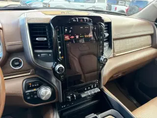 Ram 1500 2019 4x4 Laramie Longhorn 4 puertas Cabina Crew 5.6 pies. Caja corta Pickup