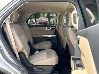 Ford Explorer 2023 XLT 4 puertas SUV